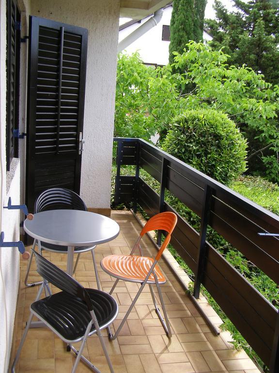 Apartments Dunoti Krk Town Habitación foto