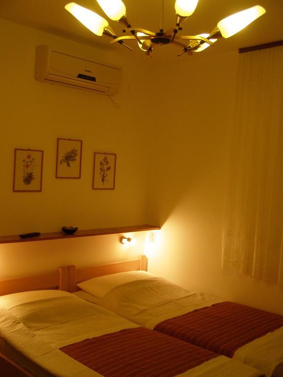 Apartments Dunoti Krk Town Habitación foto