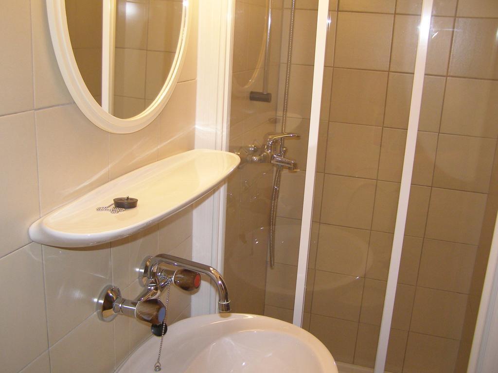 Apartments Dunoti Krk Town Habitación foto